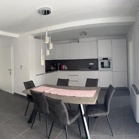 Apartmani Lana Rab Town Eksteriør billede