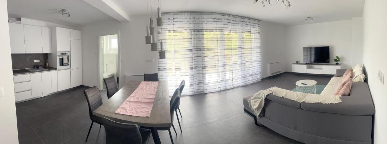 Apartmani Lana Rab Town Eksteriør billede