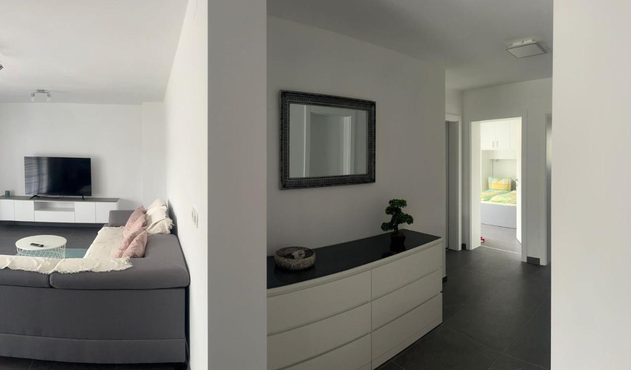 Apartmani Lana Rab Town Eksteriør billede